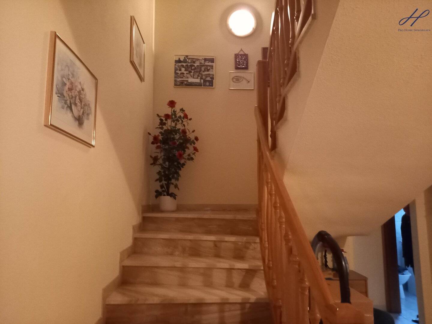 Well kept, spacious house
