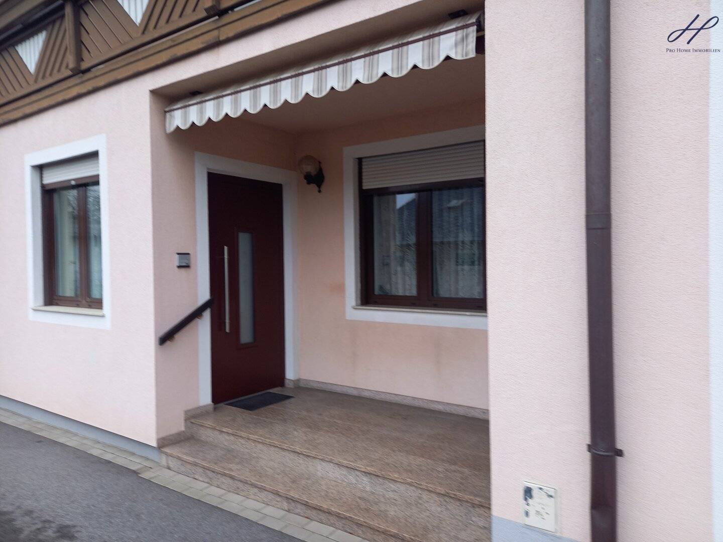 Well kept, spacious house