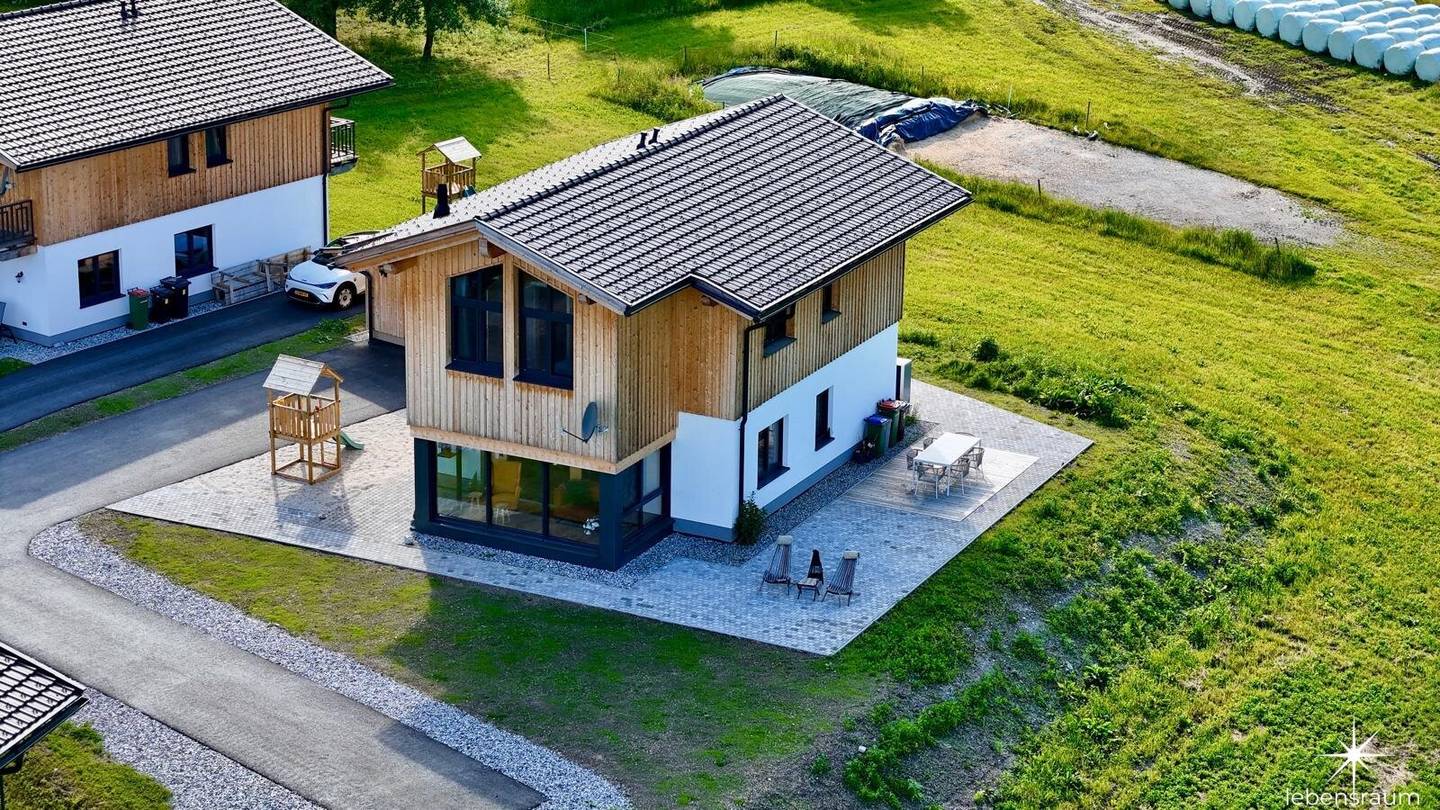 Wunderschöne Liegenschaft in absoluter Ruhe- und Sonnenlage.