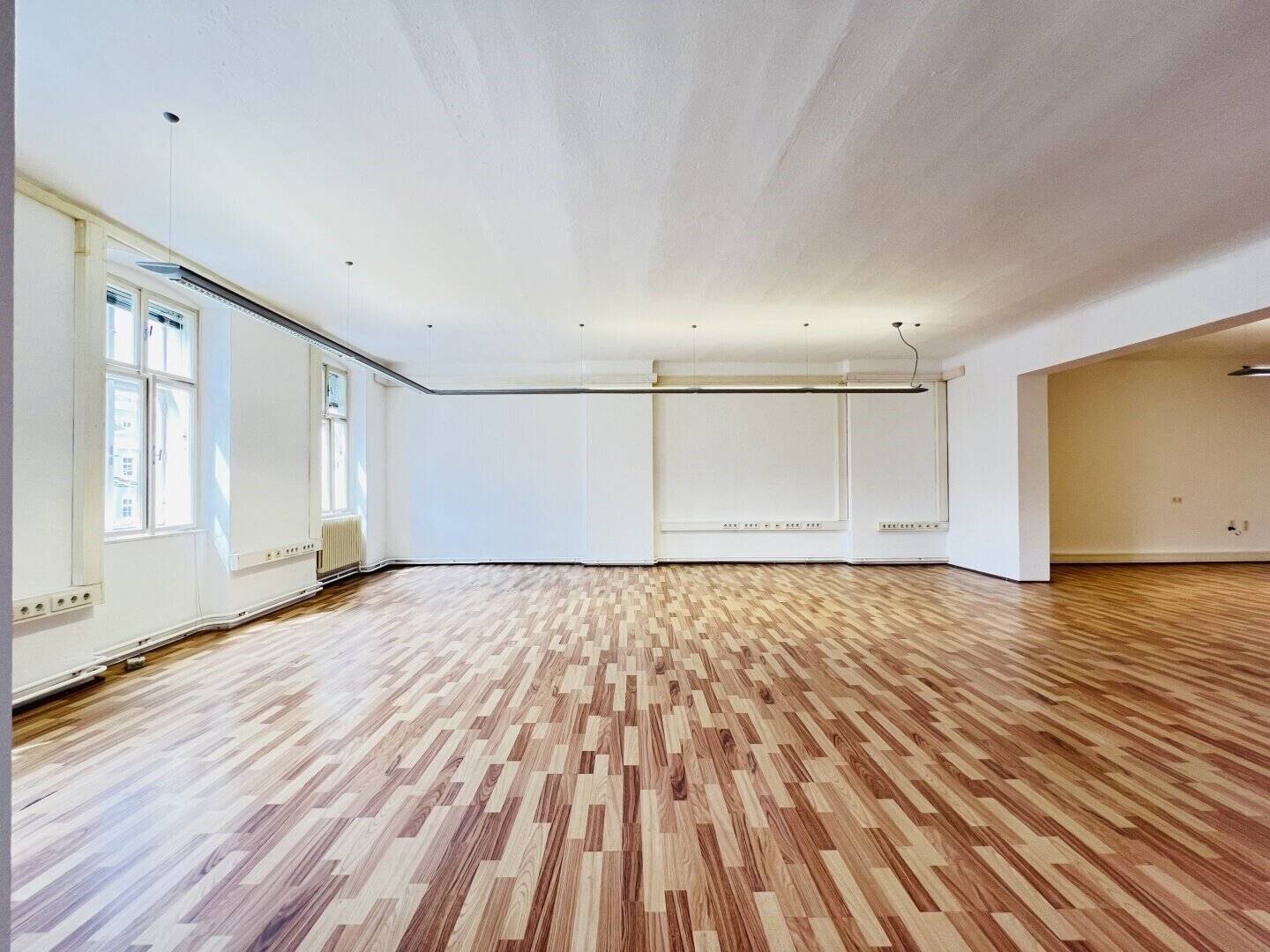 Your new location for success and presence: top location at Hauptplatz in St. Pölten