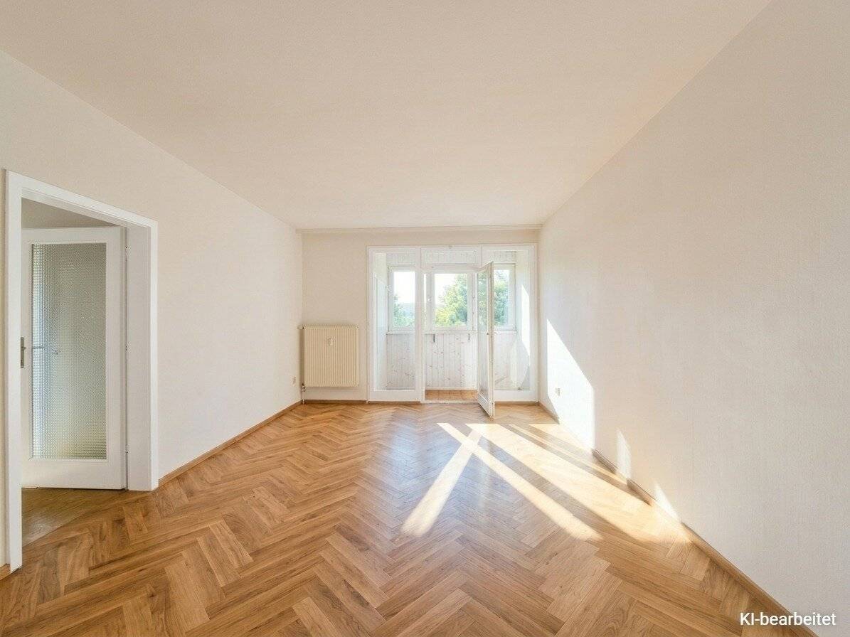 105 m² living comfort: 3 rooms + generous living hall with loggia &amp; parking