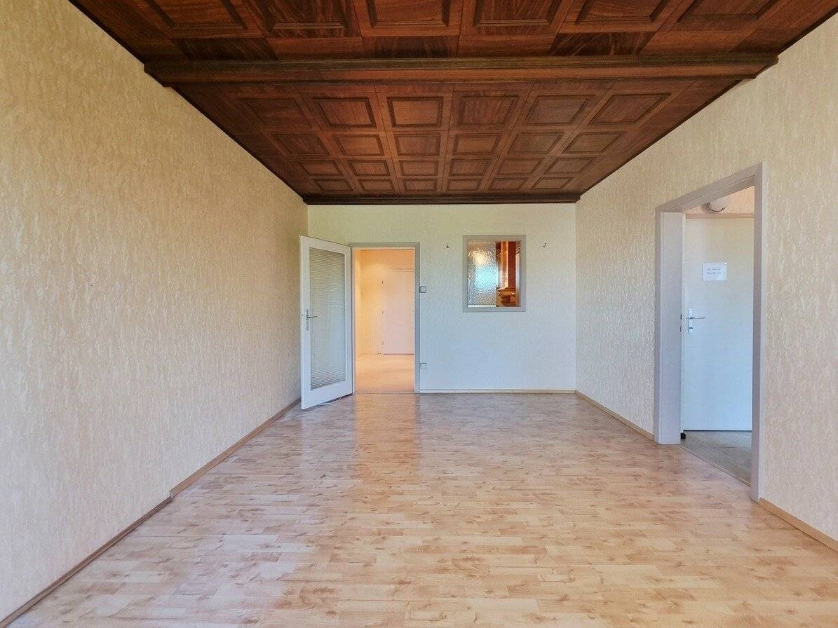 105 m² Wohnkomfort: 3 Zimmer + großzügige Wohndiele mit Loggia & Parkplatz