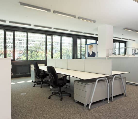 First-class business location with top floor plan - centrally located.