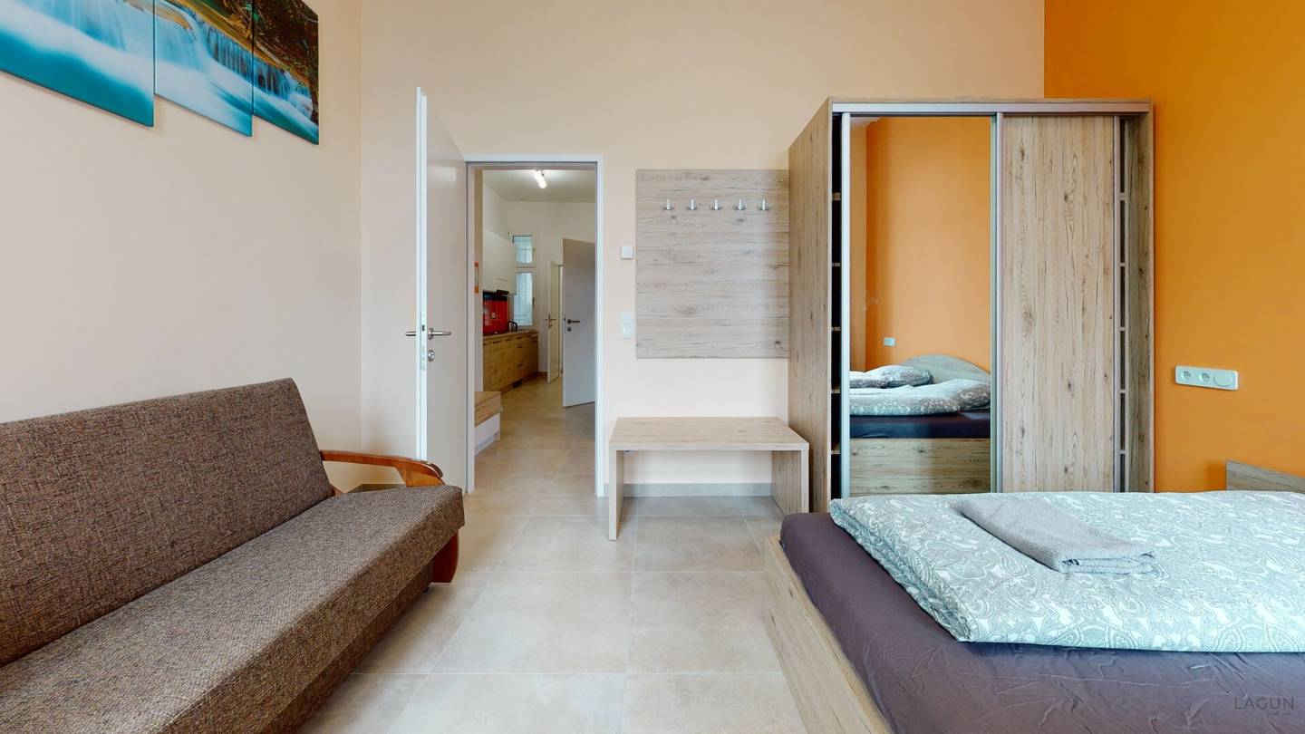 Completely renovated apartment with 2 separate living units, fully furnished