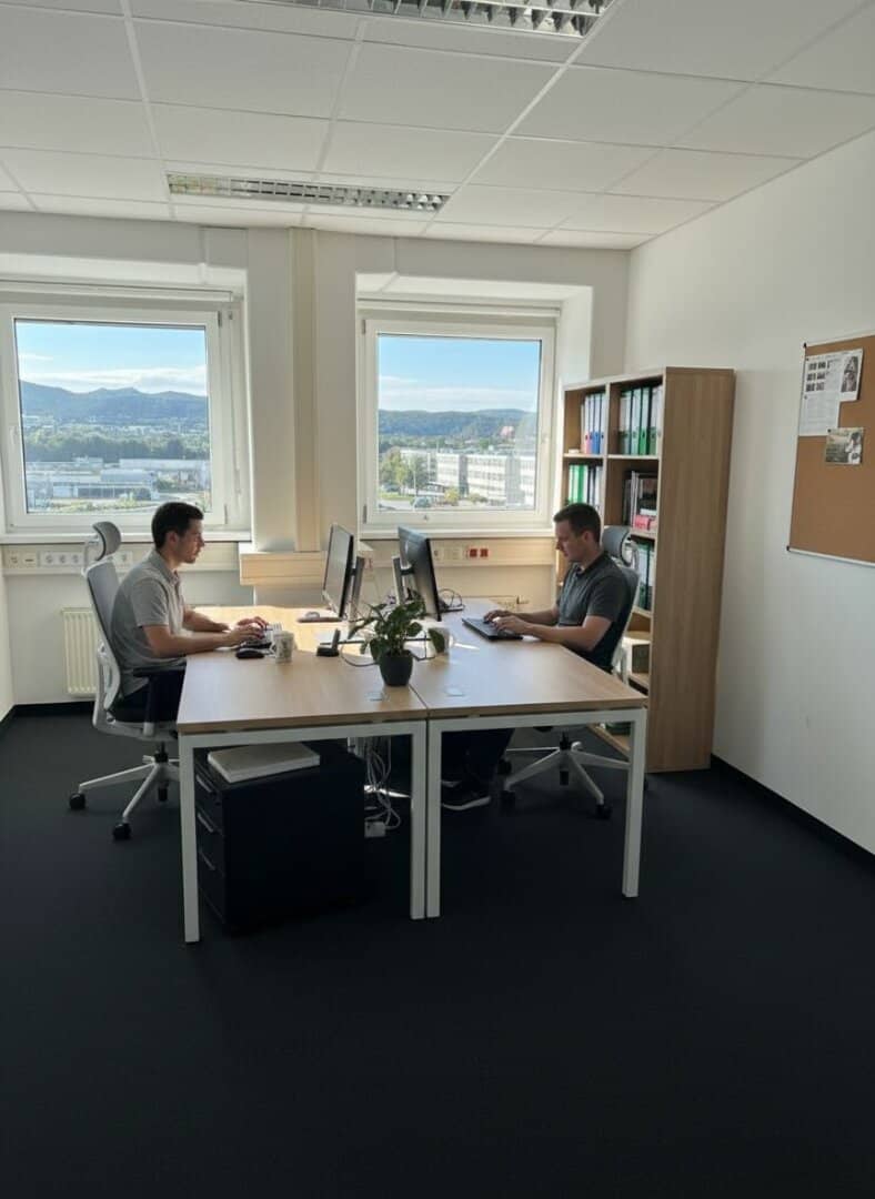 Efficient and central - Your new office - optional with practical storage box - IZ-NÖ Süd