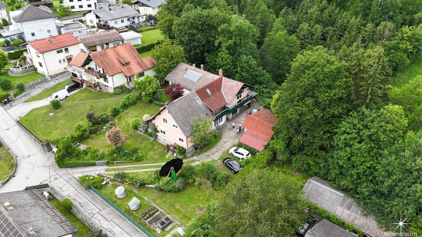 Großzügiges Haus mit viel Platz in Klagenfurt mit Garten, Garage & Terrasse.
