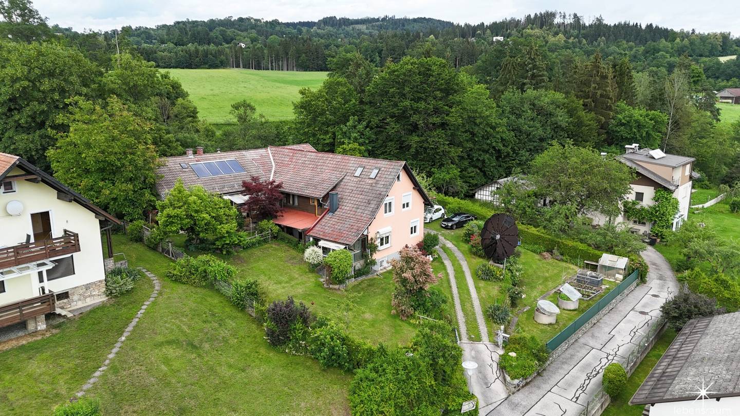 Großzügiges Haus mit viel Platz in Klagenfurt mit Garten, Garage & Terrasse.