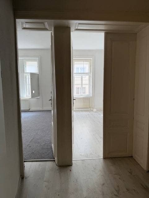 Stadtwohntraum ca.90 m²  in bester Ottakringer Lage - Renovierungsbedürftiges Juwel mit viel Potential !