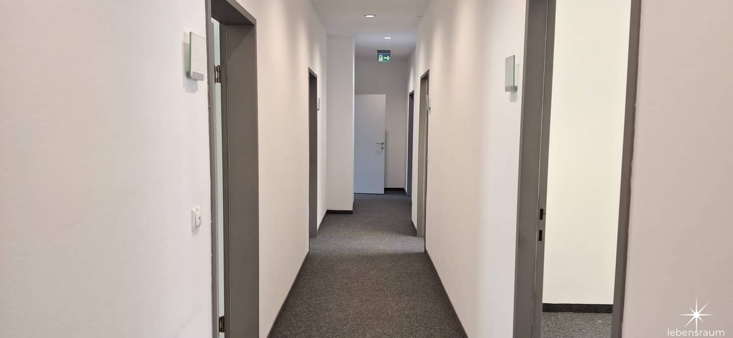 Modern office in a central location in Spittal. 5 rooms. Elevator. Top equipment including air conditioning
