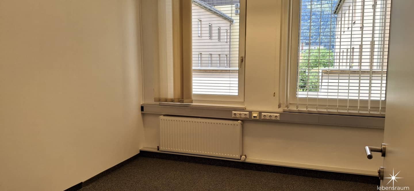 Modern office in a central location in Spittal. 5 rooms. Elevator. Top equipment including air conditioning