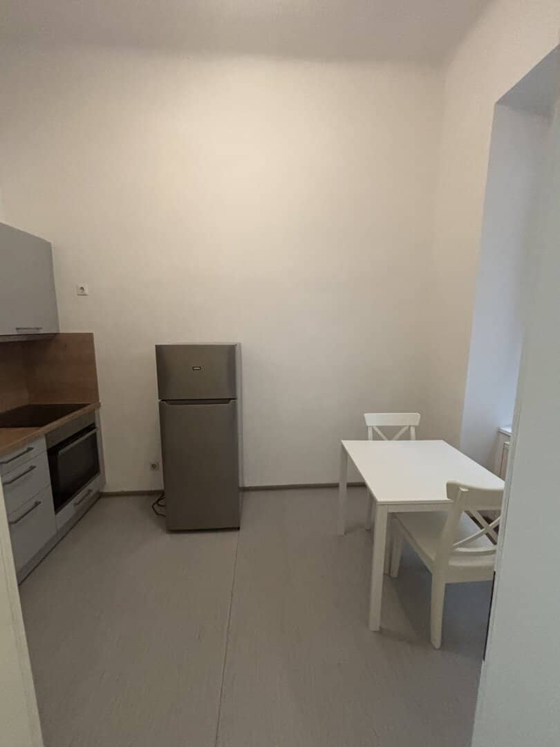 Sehr ruhiges  Altbauarpartment ca. 43m² in Toplage 1090 Wien !