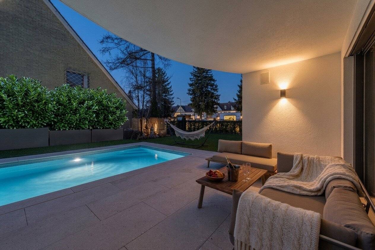 Großzügige High-End-Familienvilla der Extraklasse. - Spacious, high-end family villa of the highest class.