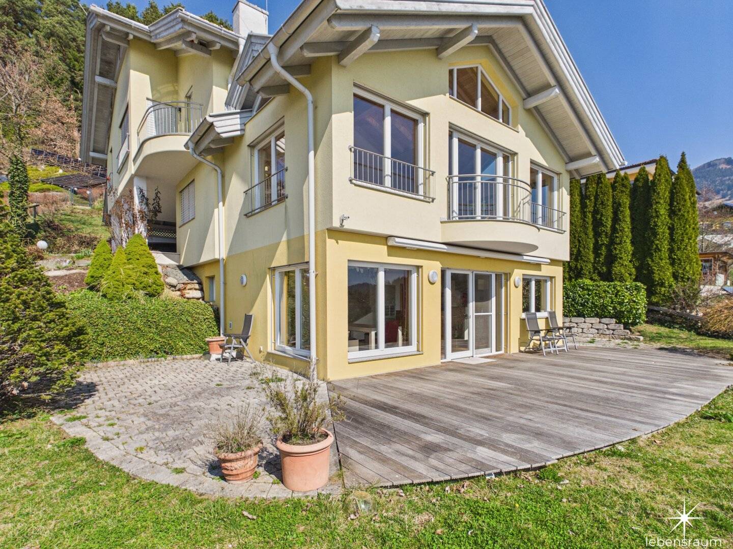 Panorama-Residenz Millstatt: Wo Wohndesign auf grenzenlose Freiheit trifft. Exklusives Anwesen mit Seeblick.