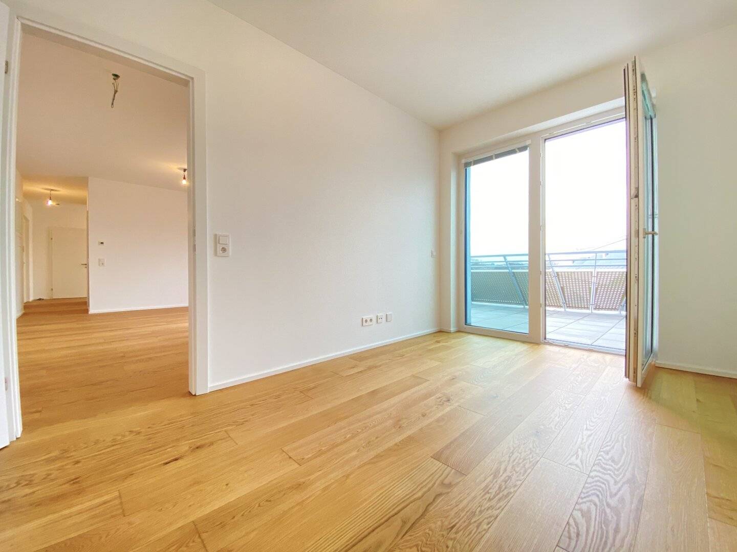 Q11 – Light, Air, Feeling of Life: Your new terrace apartment between the city centre and the Traisen