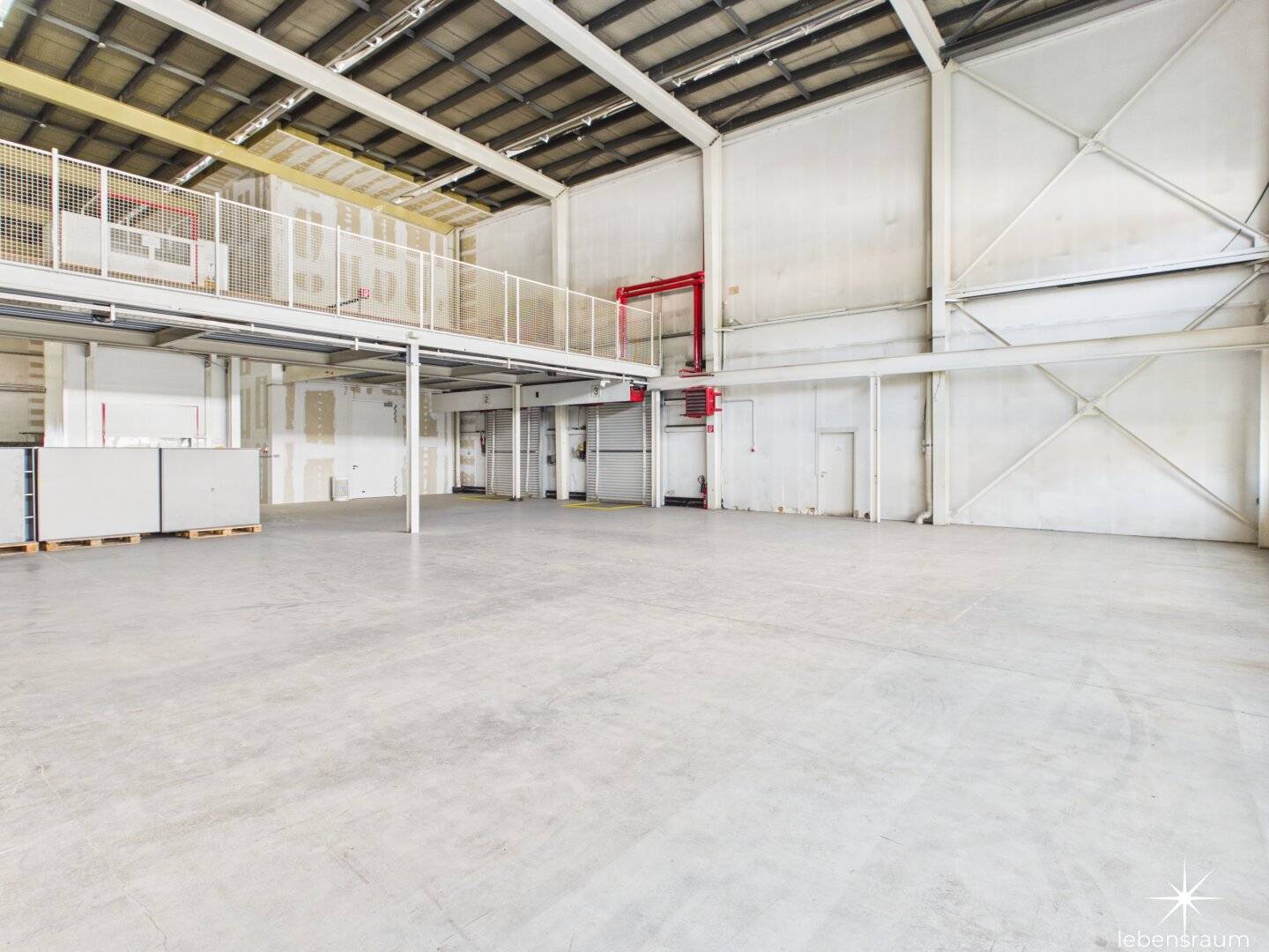Top logistics space in Spittal an der Drau: Partial areas in the high bay warehouse with optimal truck access