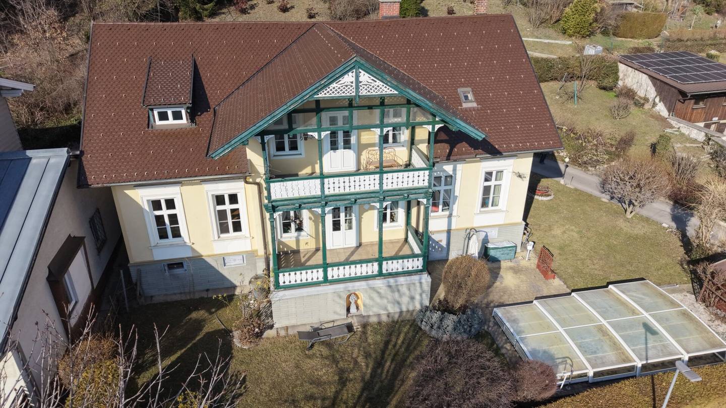 Repräsentative Jahrhundertwendevilla in Gloggnitz zu verkaufen