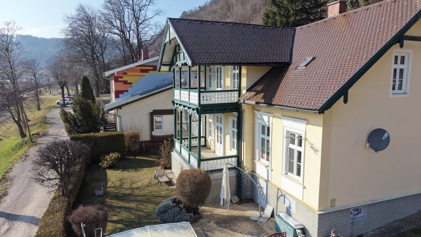Einzigartiges Anwesen – repräsentative Jahrhundertwendevilla mit Bergblick