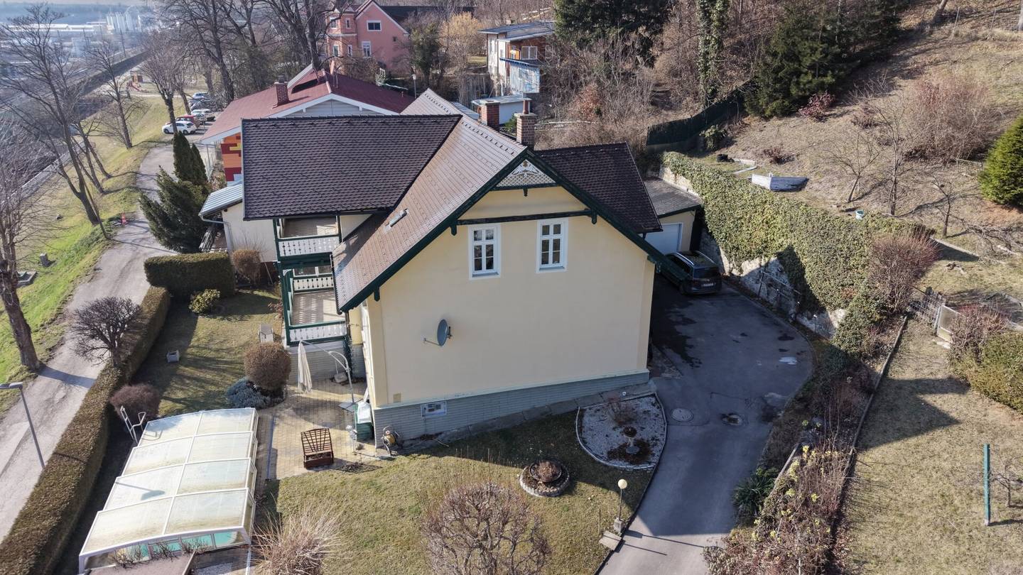Repräsentative Jahrhundertwendevilla in Gloggnitz zu verkaufen