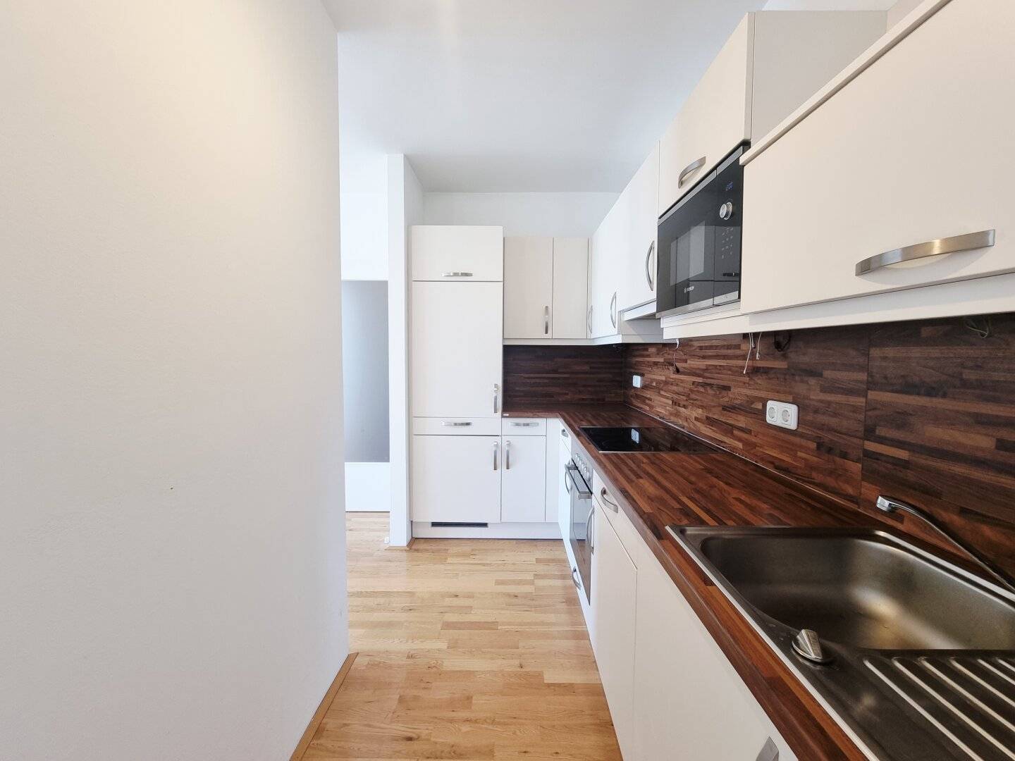Urbanes Wohnen mit Lift & Loggia – 62,60 m², 5. Etage, sofort verfügbar | € 849,- inkl. BK & USt.