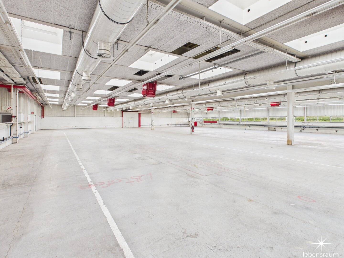 Your new commercial space: versatile, bright and excellently connected. Storage space
