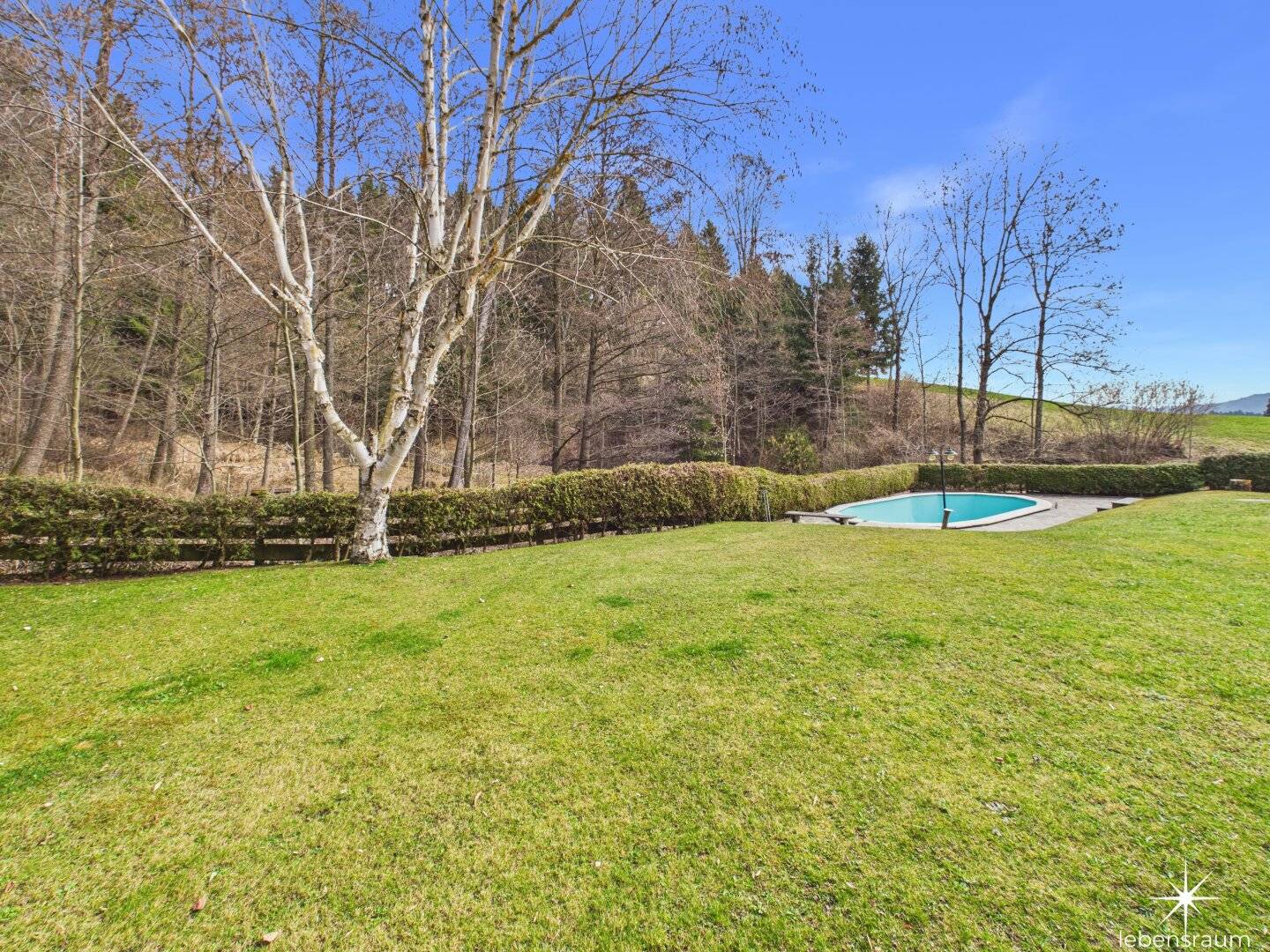 Wohntraum nahe Seeboden. Charmante Maisonette-Wohnung mit Terrasse, Pool & eigener Sauna.