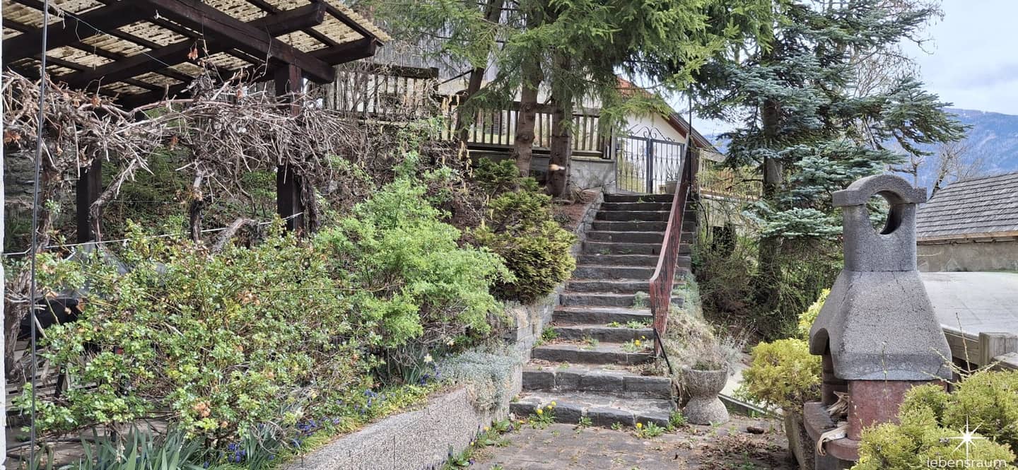 Gepflegtes Haus in idyllischer Lage. Garage und eigene Sauna. Trebesing-Neuschitz.