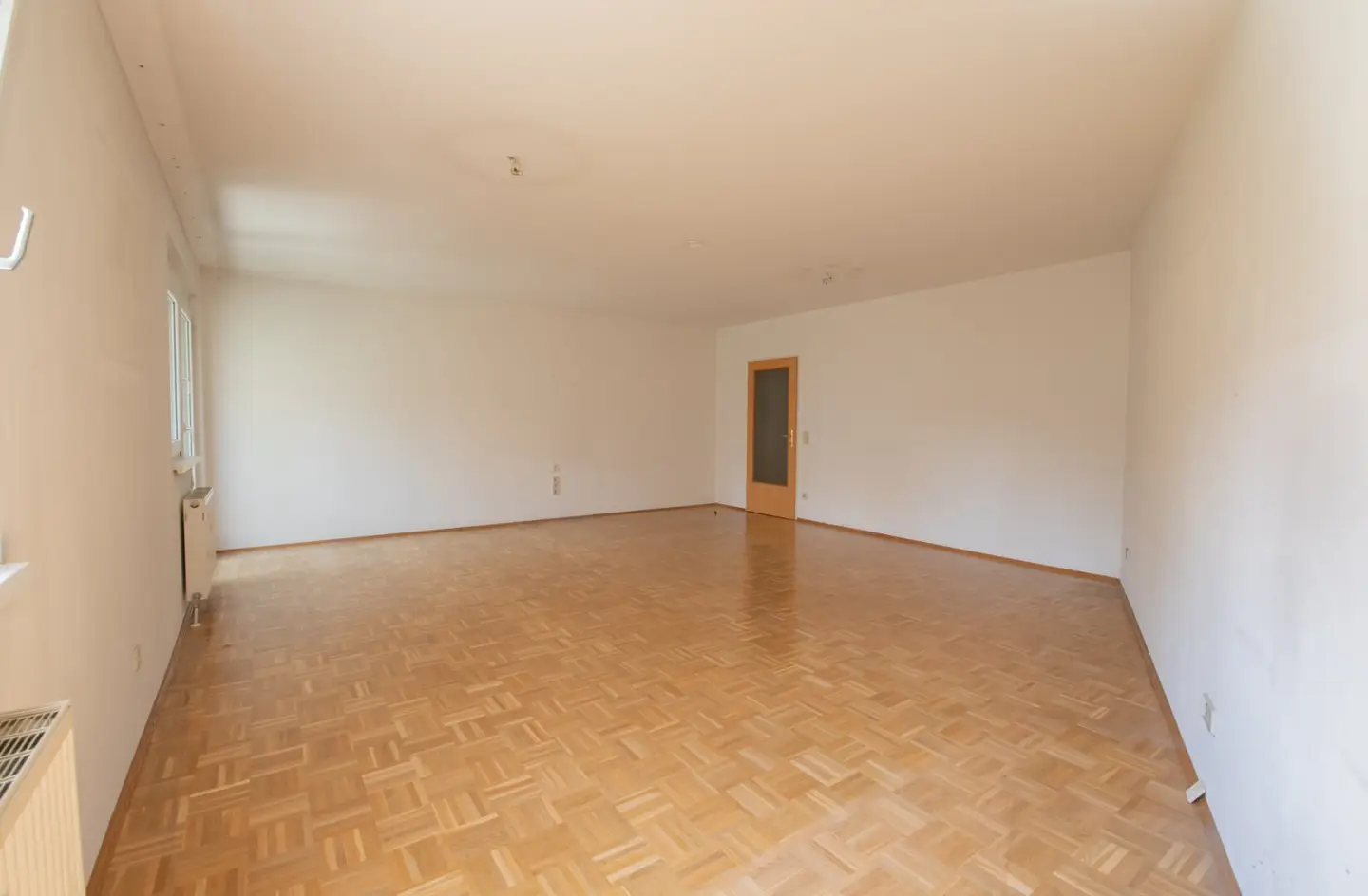 Leben am Fuße des Kreuzbergl - Stilvolle 3-Zimmer Wohnung mit Wintergarten