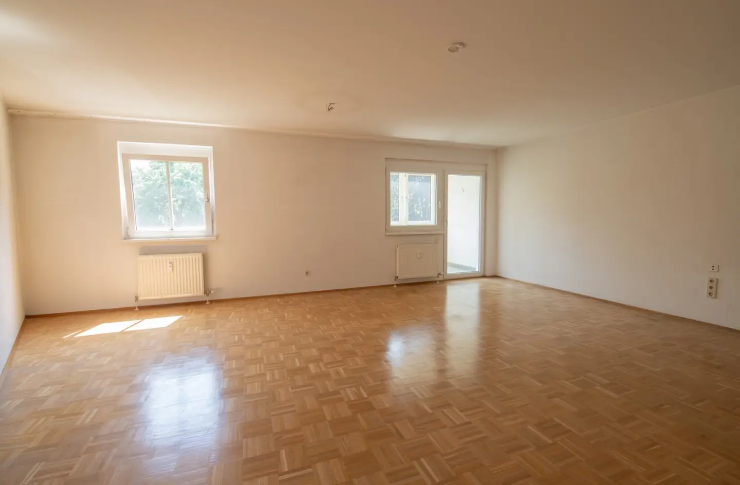 Leben am Fuße des Kreuzbergl - Stilvolle 3-Zimmer Wohnung mit Wintergarten