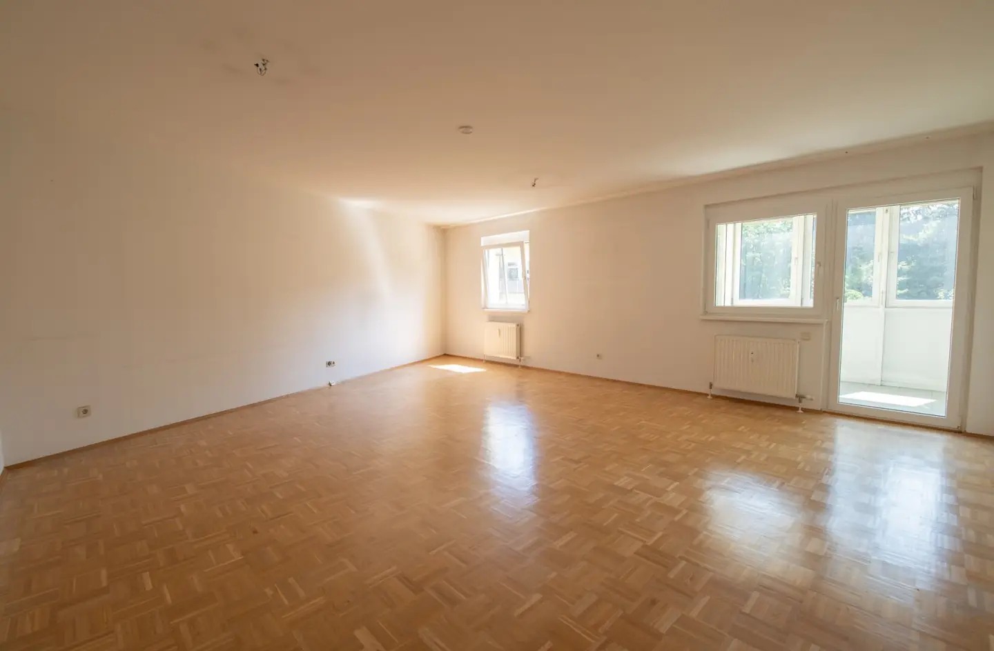 Leben am Fuße des Kreuzbergl - Stilvolle 3-Zimmer Wohnung mit Wintergarten