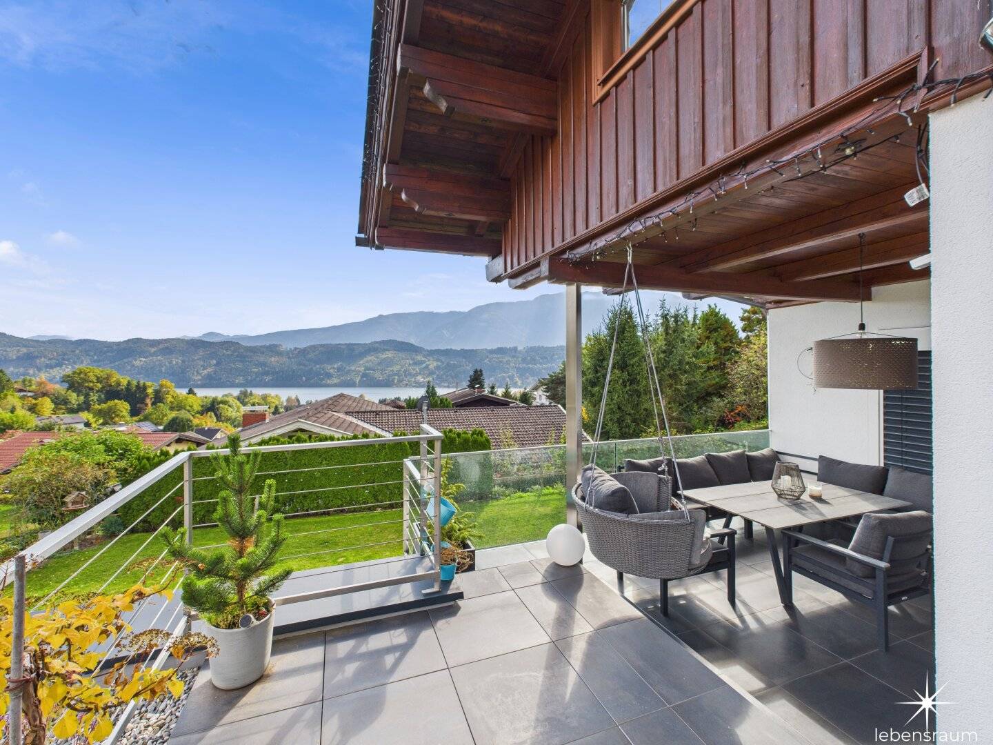 Dreamlike terrace apartment with lake view in Seeboden am Millstätter See. Like new. Modern.