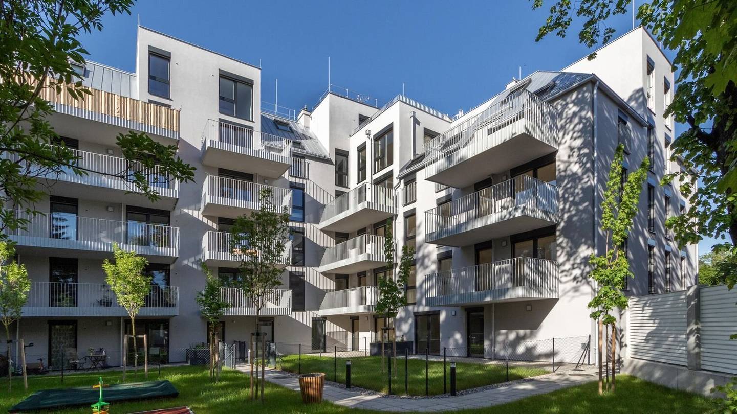 Provisionsfrei: 4 Zimmer mit Balkon im Grünen und doch in der Stadt - ERSTBEZUG.