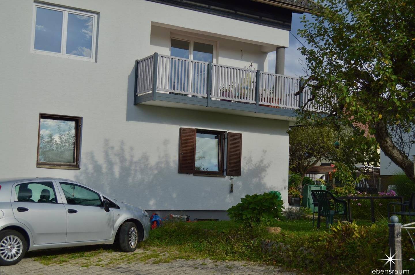 Bright 3 room rental apartment with south facing balcony and parking space in St. Magdalen