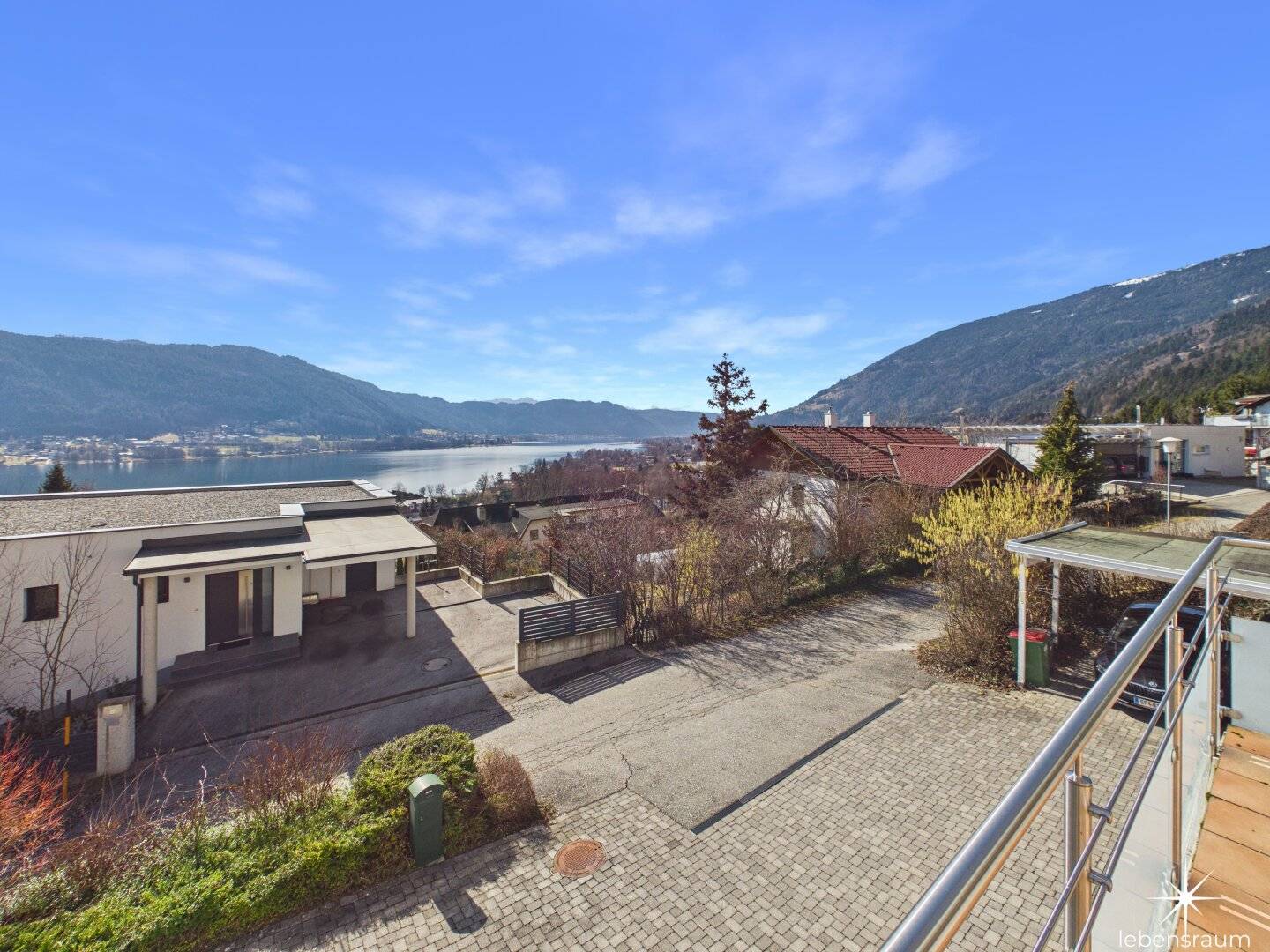 TRAUM SEEBLICK - großzügiges 11-Zimmer-Haus in Stiegl/Steindorf am Ossiachersee mit 2 Balkonen, 2 Terrassen.