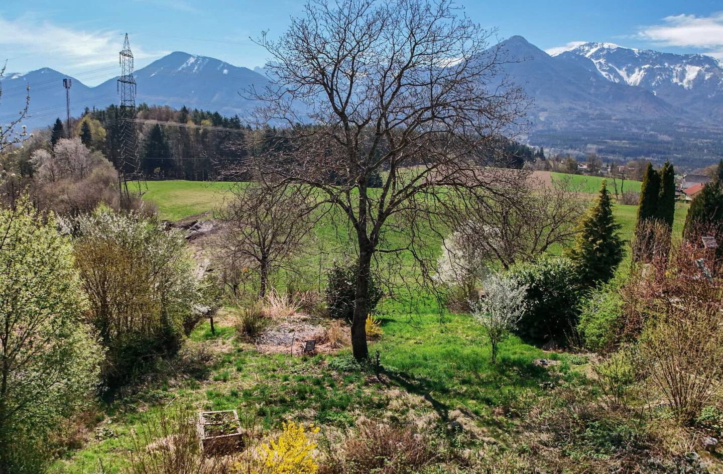 Abseits vom Trubel – Grundstück mit Grünblick in ländlicher Lage
