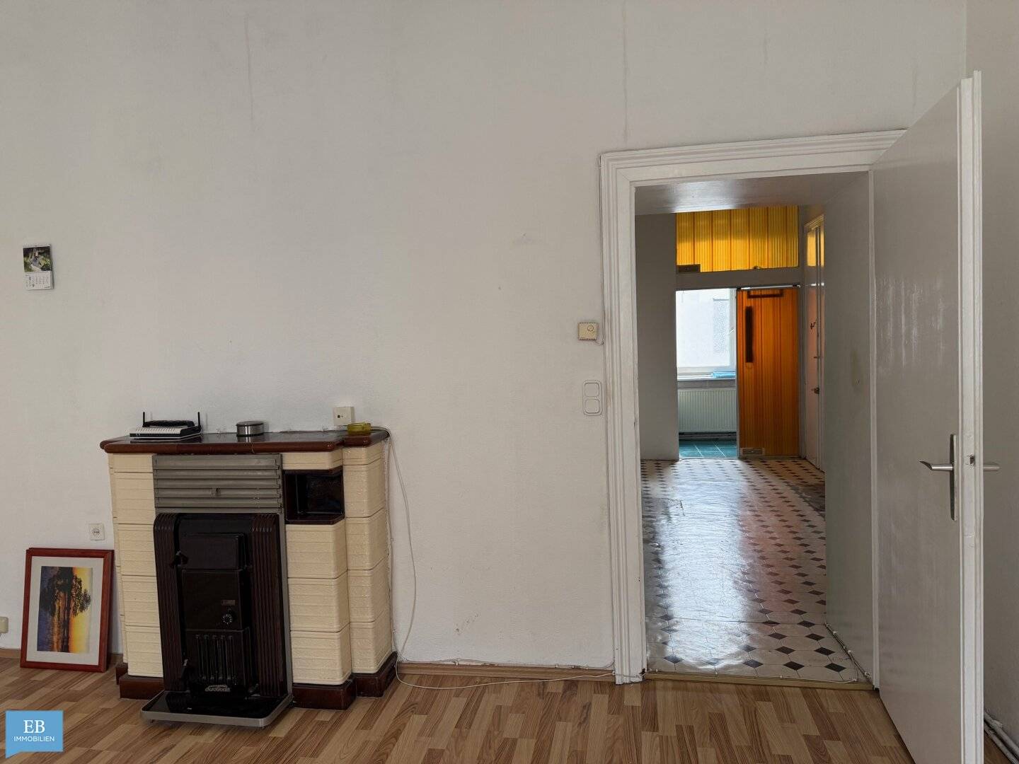 Old building apartment with potential near Schönbrunn, two room apartment