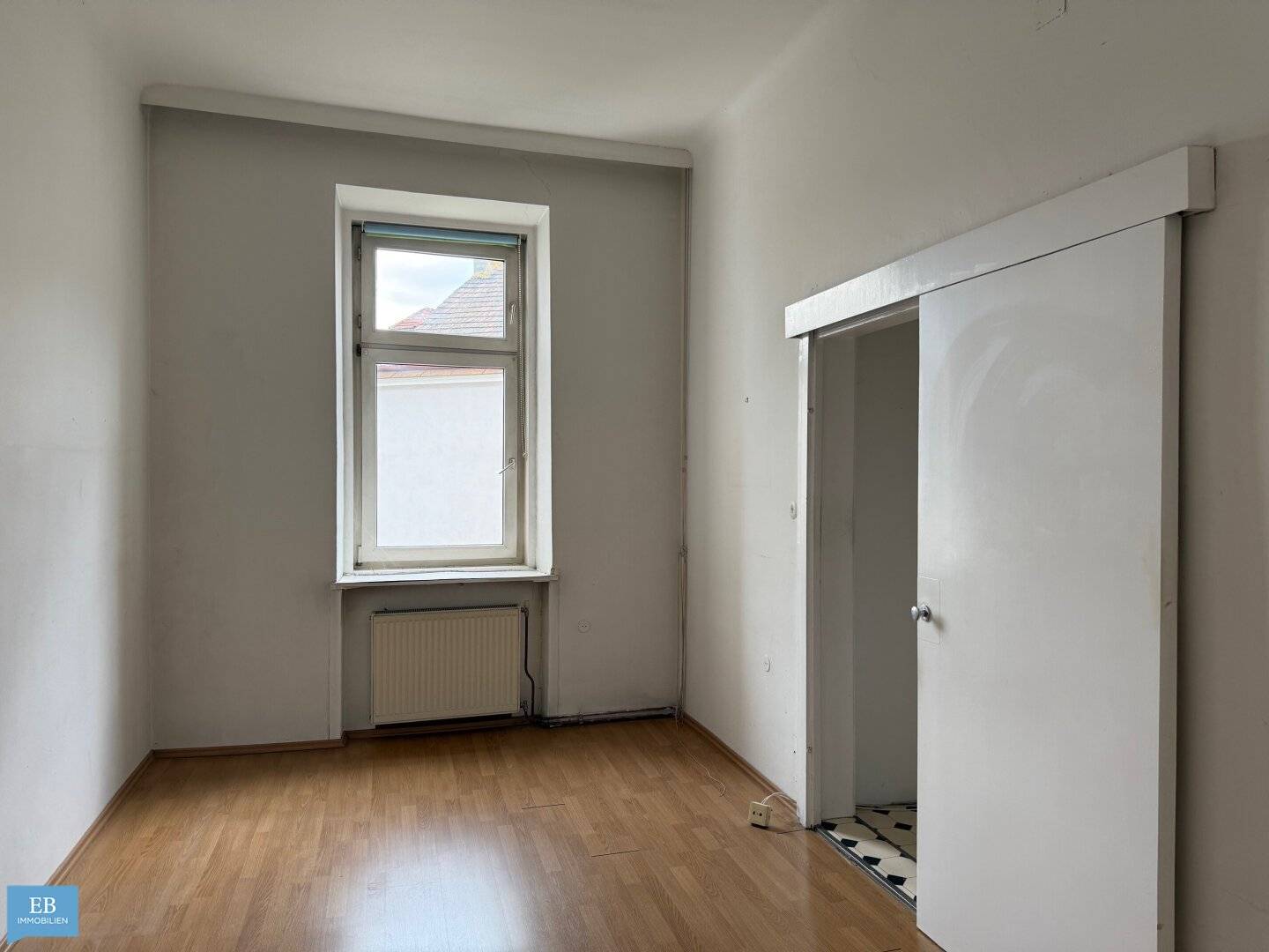 Old building apartment with potential near Schönbrunn, two room apartment