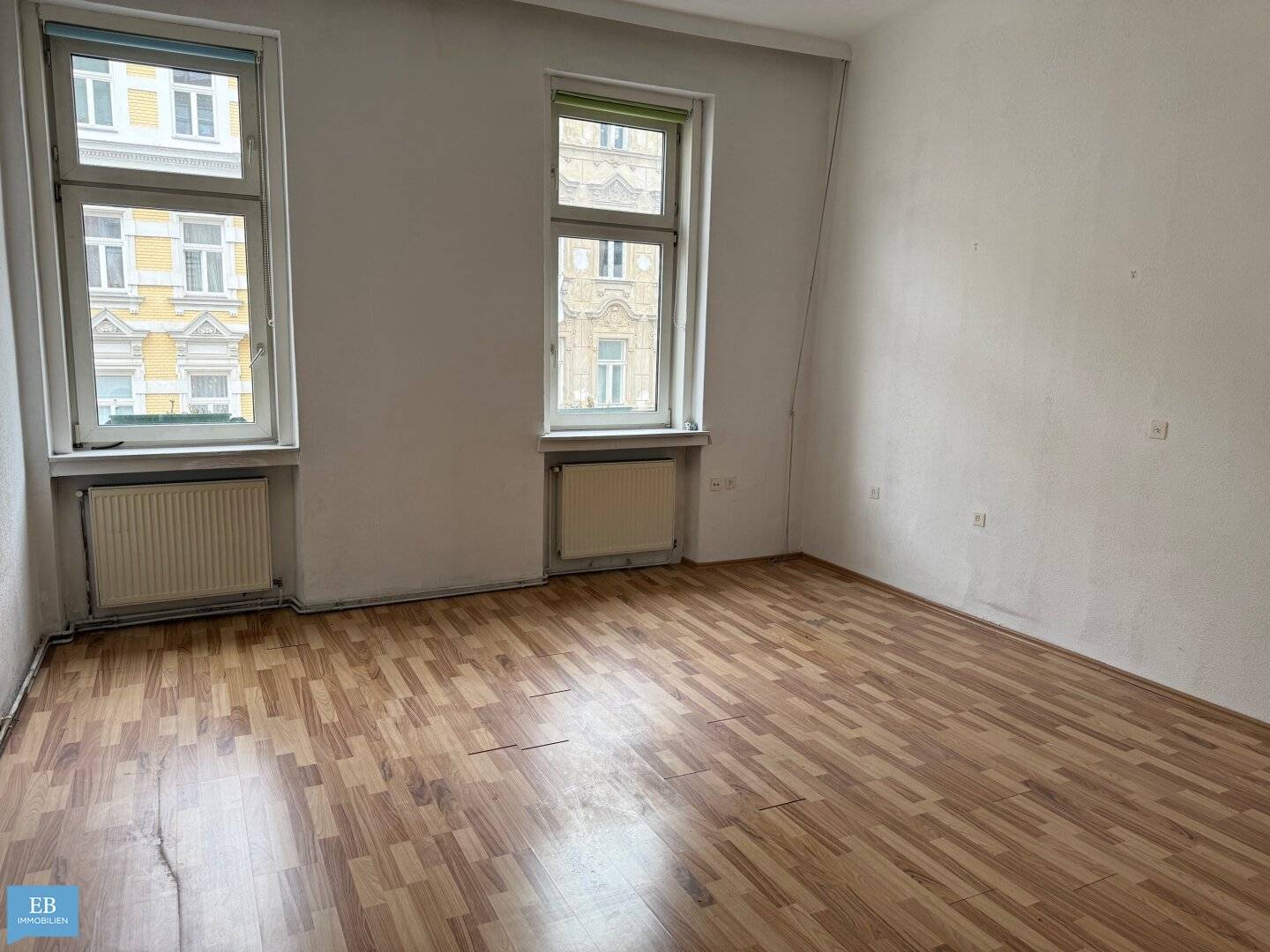 Old building apartment with potential near Schönbrunn, two room apartment
