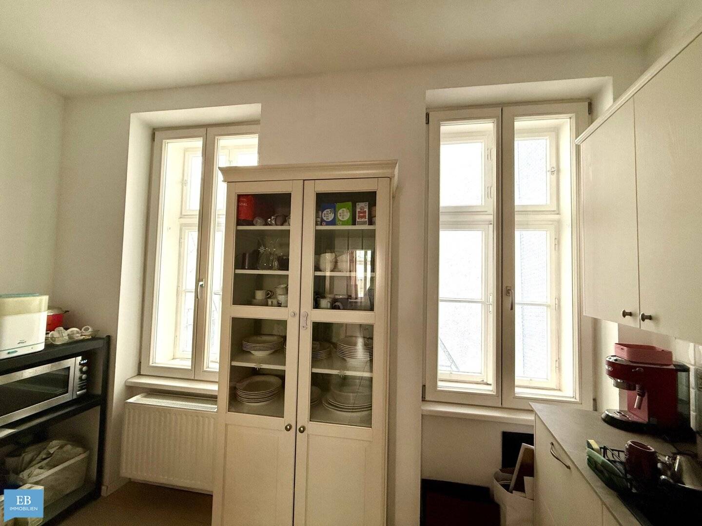 Charming maisonette in a Biedermeier house with terrace and pergola in the 7th district of Vienna? (Note: translation provided below)