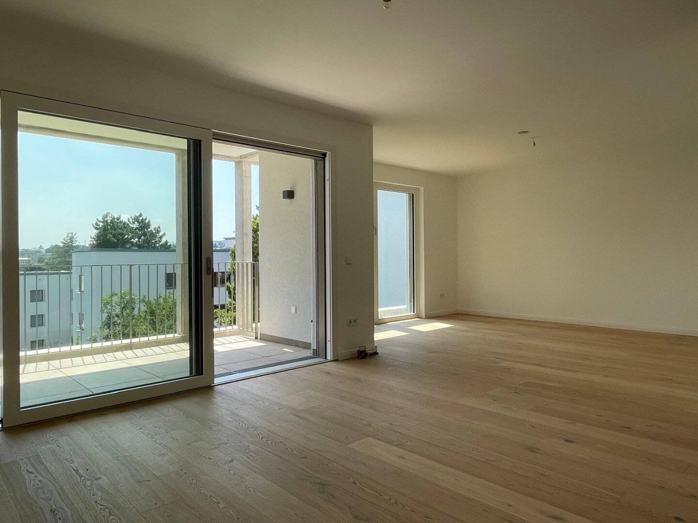 Exclusive dream apartment in green quiet location 5 rooms, 2 bathrooms, 2 balconies