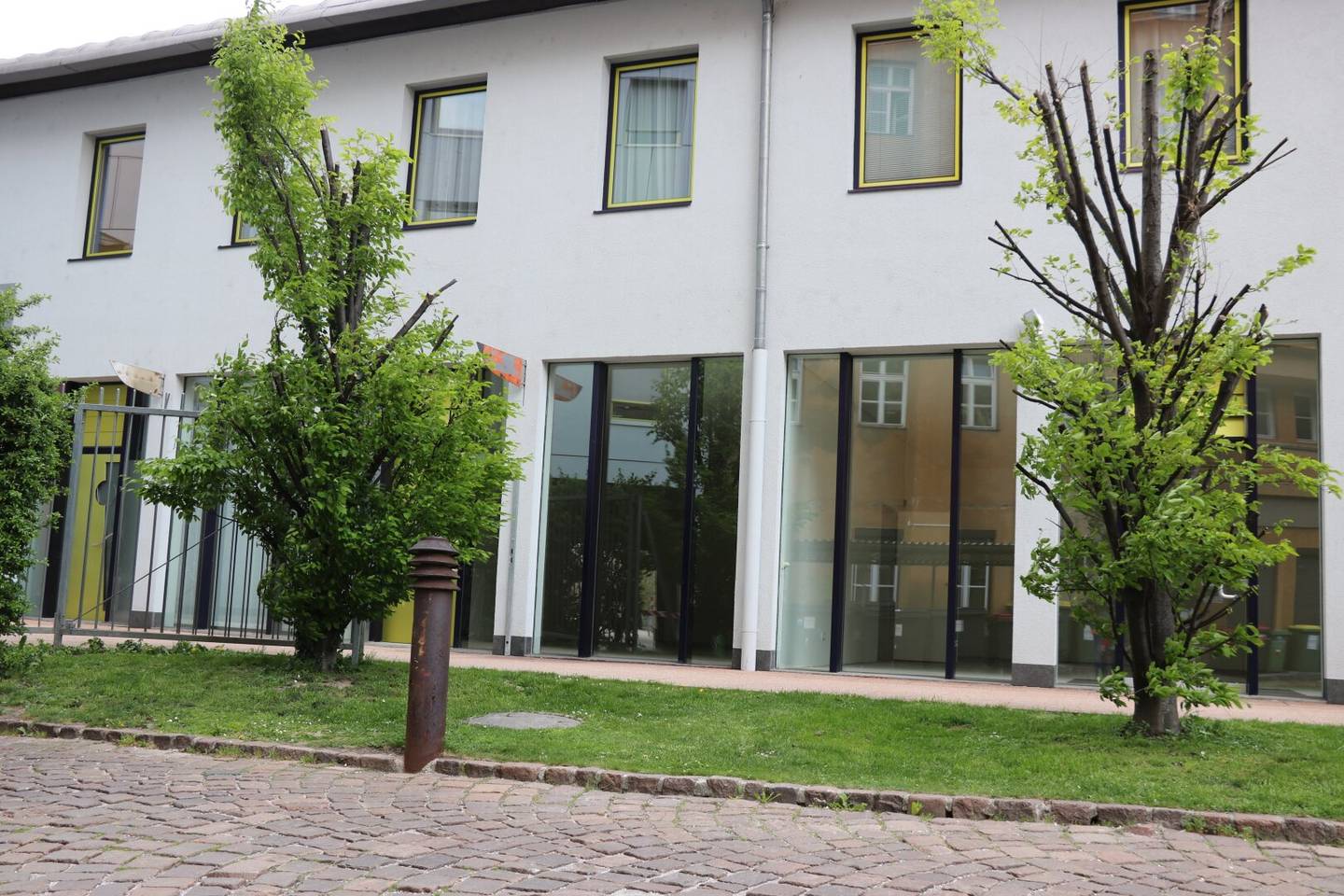 Spacious, barrier-free office spaces 171 m² on the ground floor at Landhausplatz