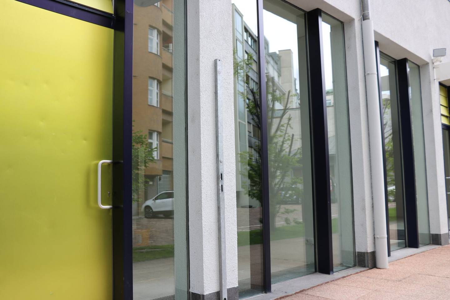 Spacious, barrier-free office spaces 171 m² on the ground floor at Landhausplatz