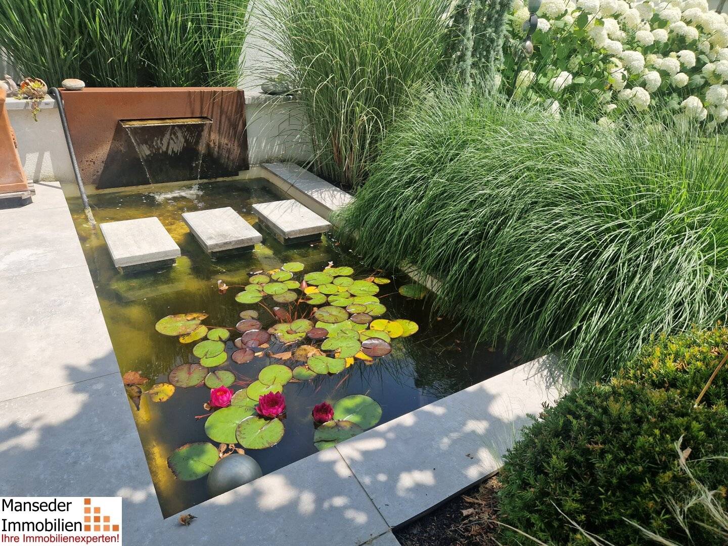 A true gem on the real estate market Approx. 160 m² living space, fully basemented, dream garden with a large pool