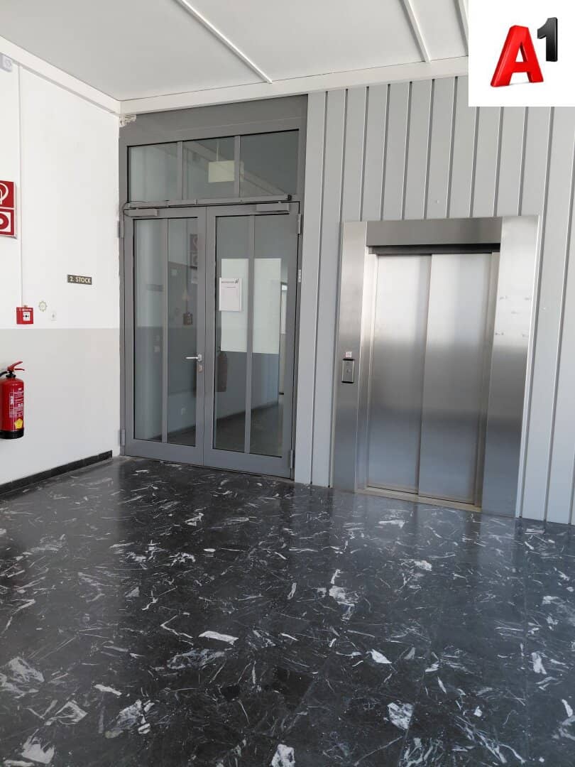 Attractive office space with no commission in a central location in Linz for rent