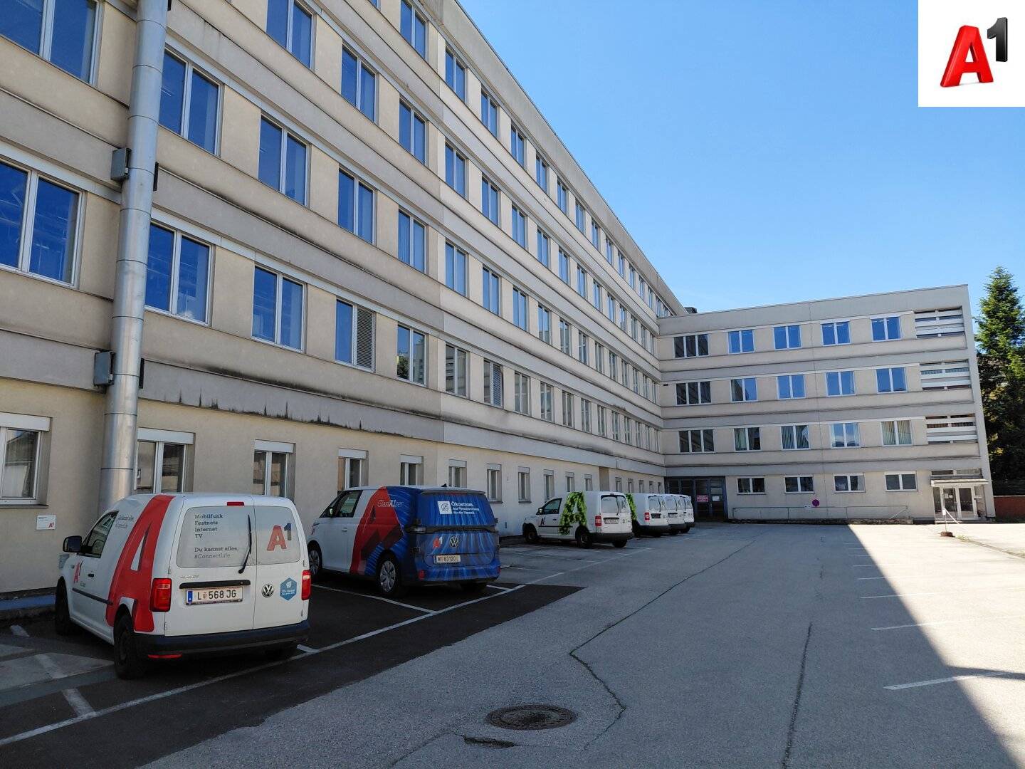 Attractive office space with no commission in a central location in Linz for rent