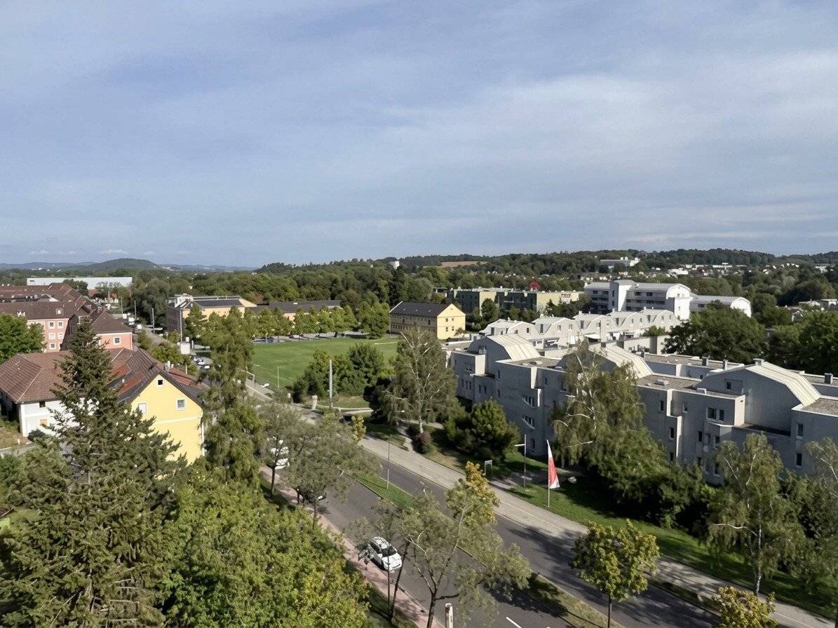 Panoramawohnung in Linz‑ Kleinmünchen, 2 Loggien, Lift & Garage und eine Aussicht, die man selten bekommt