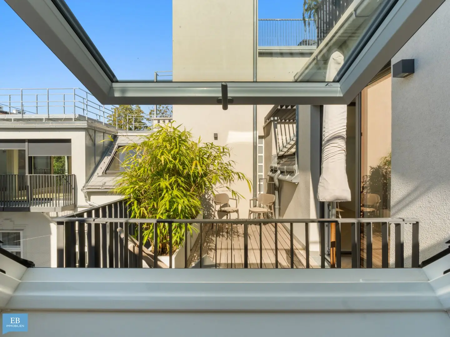 Welcome to your new exclusive attic apartment in the 8th district!