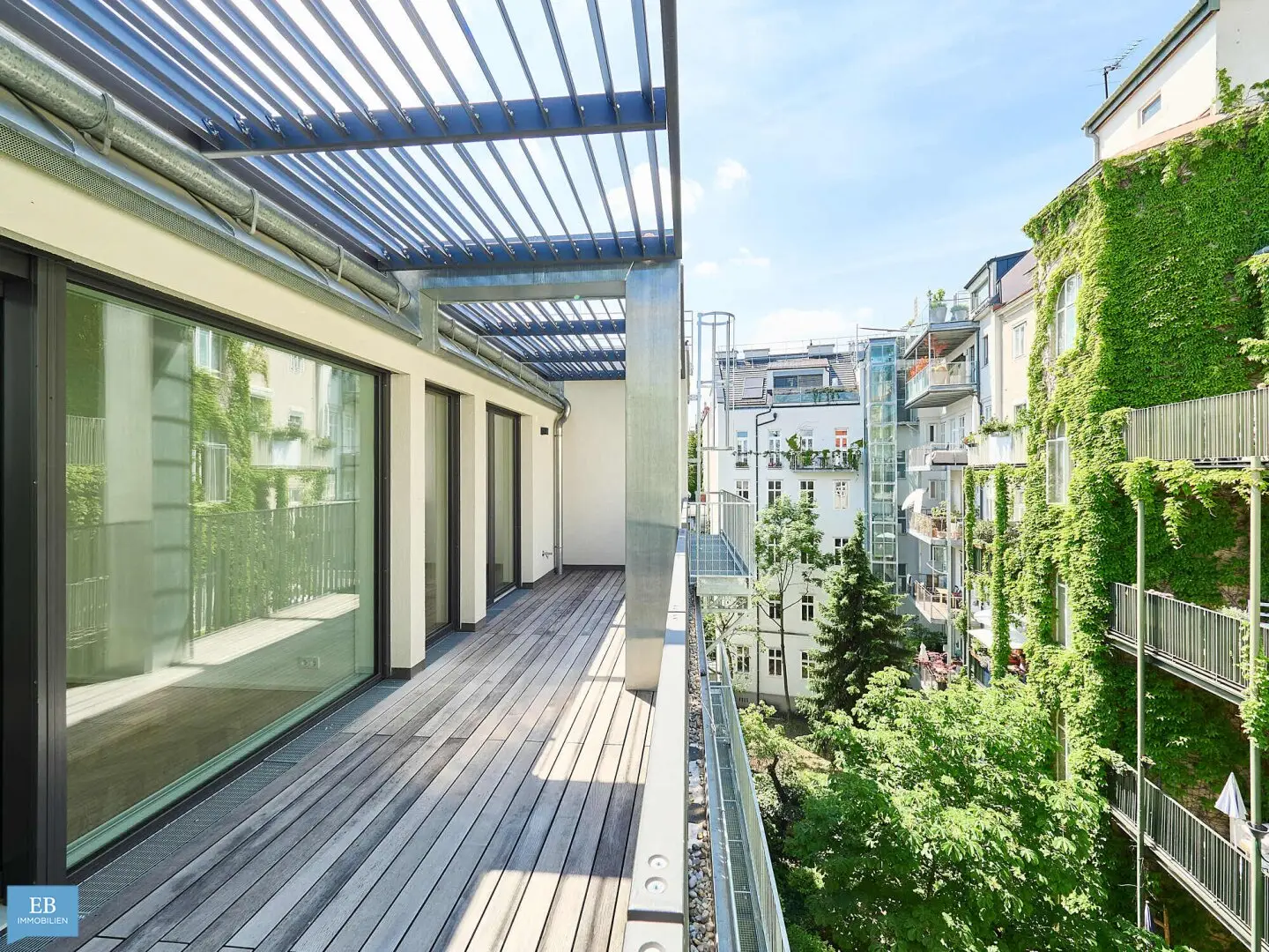 "Licht, Glas & Terrasse - exklusiver Dachgeschoss-Erstbezug in der Josefstadt"