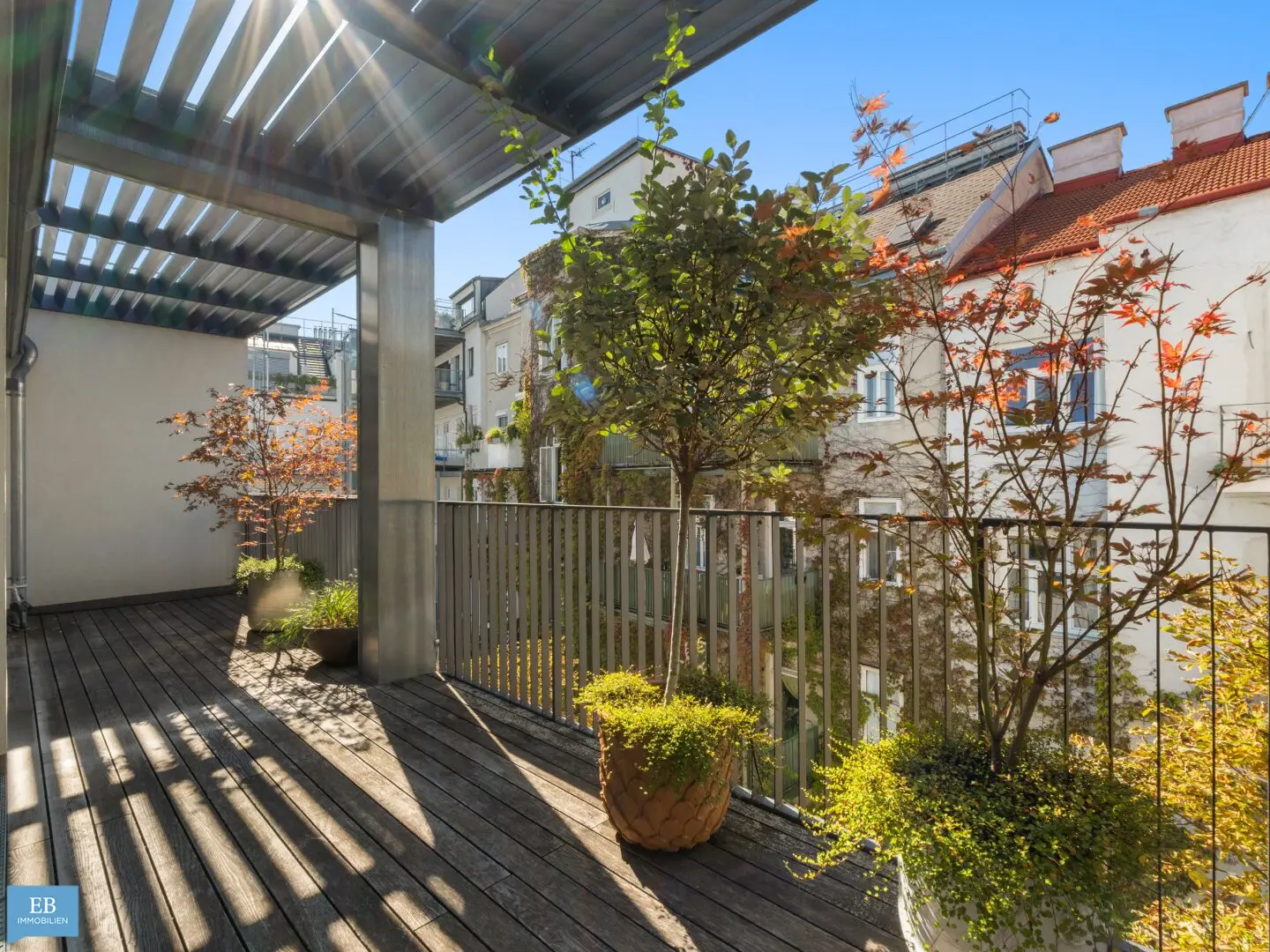 "Licht, Glas & Terrasse - exklusiver Dachgeschoss-Erstbezug in der Josefstadt"