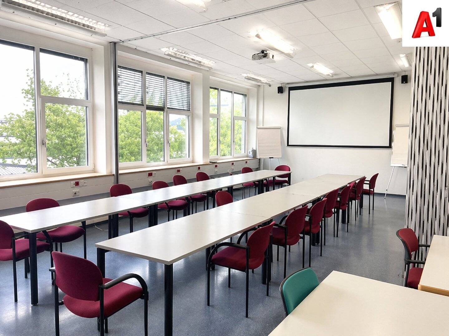 Attractive office spaces commission free in a central location in Salzburg for rent