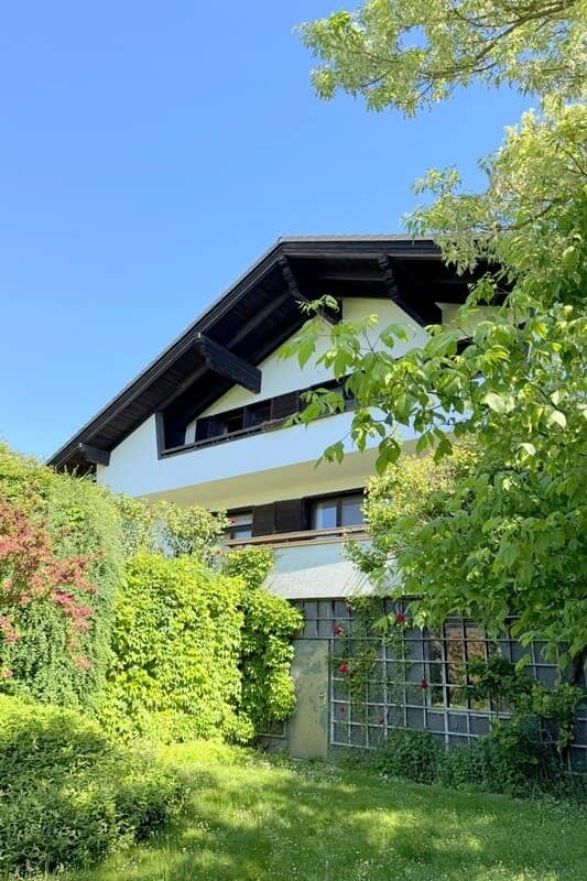 Großzügiger Wienerwald-Wohnsitz auf traumhaftem Gartengrundstück in einzigartiger, absolut ruhiger Panorama-Aussichtslage